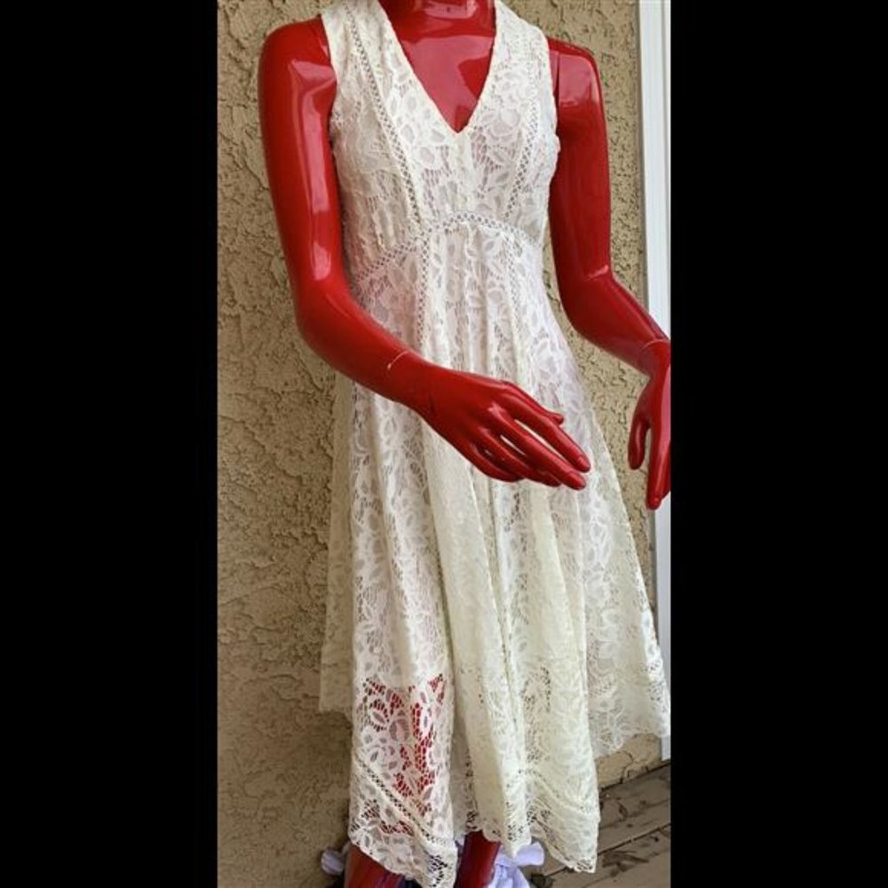 Just…Taylor White lace Midi dress Size 4